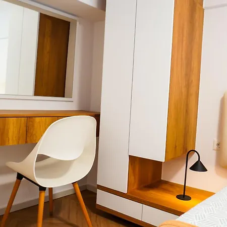 N'baz Apartment, *