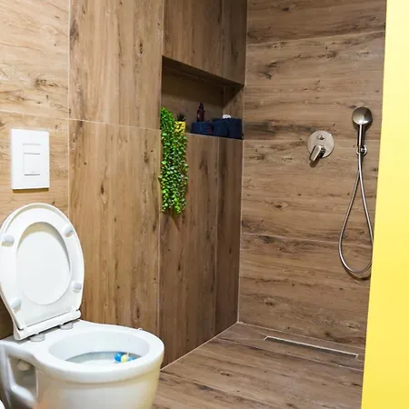 N'baz Apartment, * Golem (Tirana)