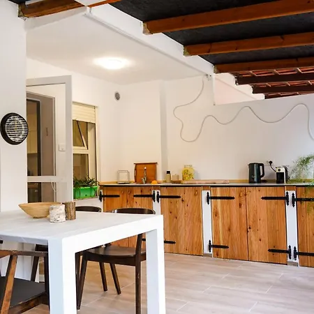 N'baz Apartment, Appartement